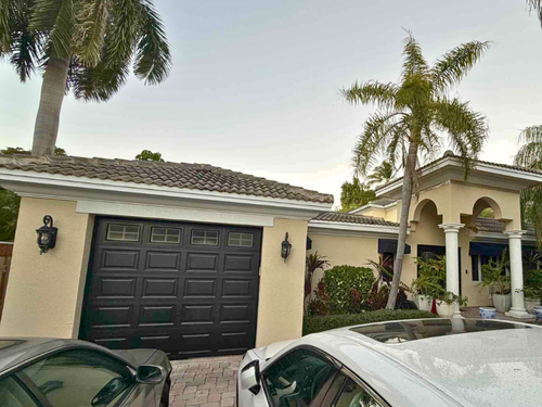 Exterior house painting in Florida